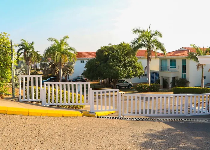 Casa Arcoiris: Espectacular Casa En Cartagena Con Acceso Directo A La Playa